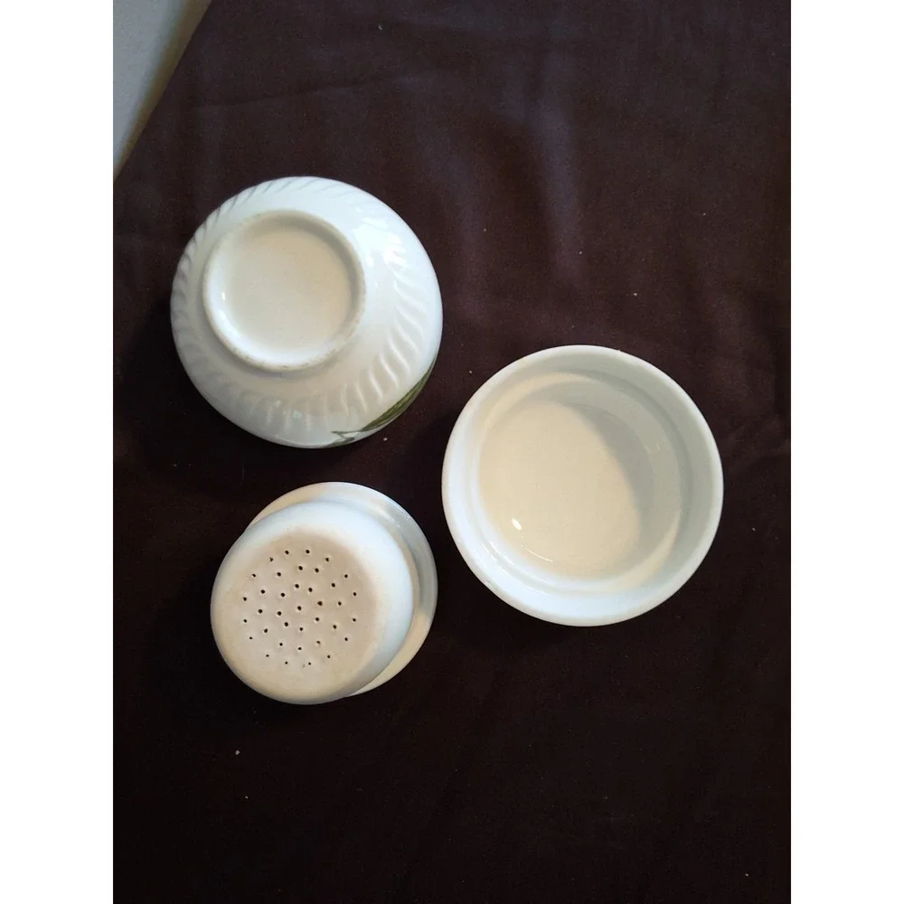 Vintage Ceramic Teacup W/ Strainer And Lid. GVC
